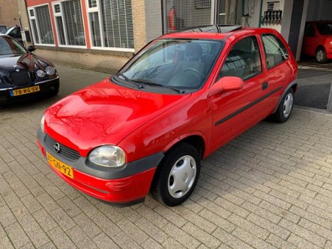 Opel Corsa - 1.2i-16V Strada Nieuwe APK NAP - 1