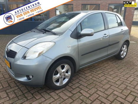 Toyota Yaris - 1.3 VVTi Luna | Nwe APK | Navigatie - 1