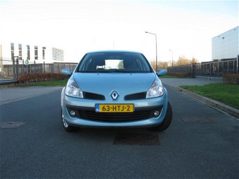 Renault Clio - 1.2-16V Collection - 1