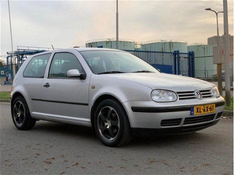 Volkswagen Golf - 1.6 Comfortline - 1