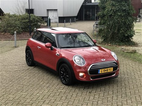 Mini Mini - 1.2 One Pepper 102pk - Panoramadak - Airco ECC - PDC Parkeerhulp - LM Velgen zwart - Mis - 1