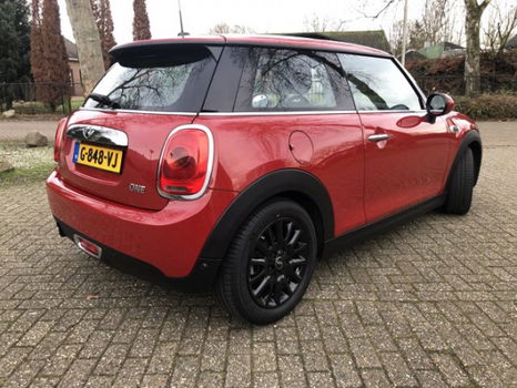 Mini Mini - 1.2 One Pepper 102pk - Panoramadak - Airco ECC - PDC Parkeerhulp - LM Velgen zwart - Mis - 1