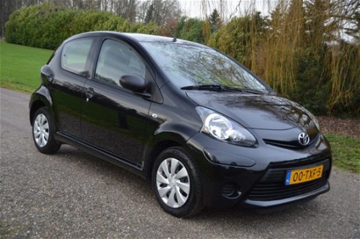 Toyota Aygo - 1.0 VVT-i Comfort Zwart Airco 5 Deurs Facelift model - 1