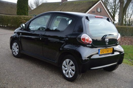 Toyota Aygo - 1.0 VVT-i Comfort Zwart Airco 5 Deurs Facelift model - 1