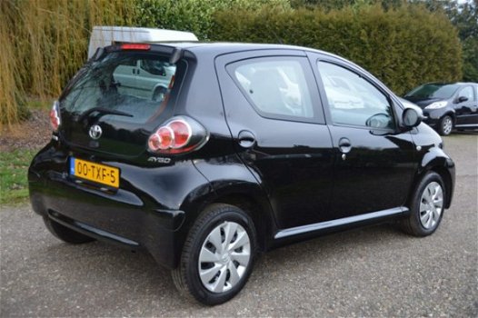 Toyota Aygo - 1.0 VVT-i Comfort Zwart Airco 5 Deurs Facelift model - 1