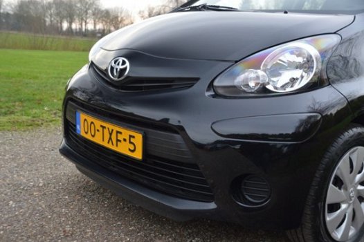 Toyota Aygo - 1.0 VVT-i Comfort Zwart Airco 5 Deurs Facelift model - 1