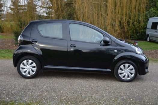 Toyota Aygo - 1.0 VVT-i Comfort Zwart Airco 5 Deurs Facelift model - 1