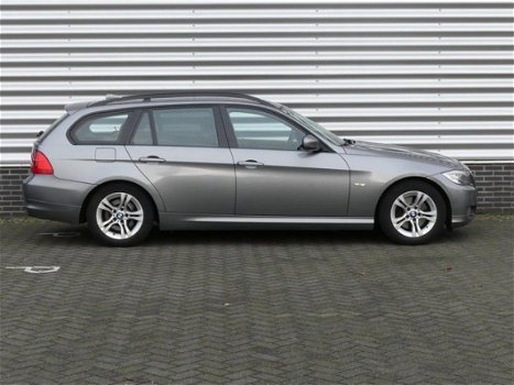 BMW 3-serie Touring - 318d Corporate Lease Business Line Leer, Navi, LM - 1