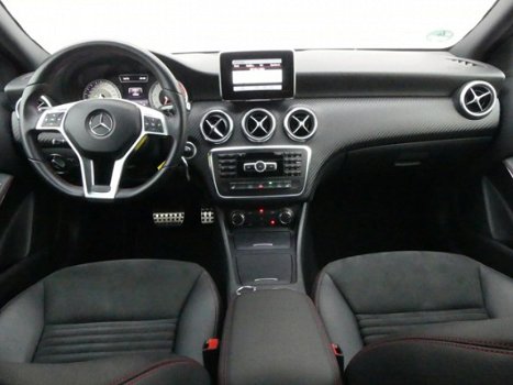 Mercedes-Benz A-klasse - 180 Prestige AMG Line, Leer, Navi, 18