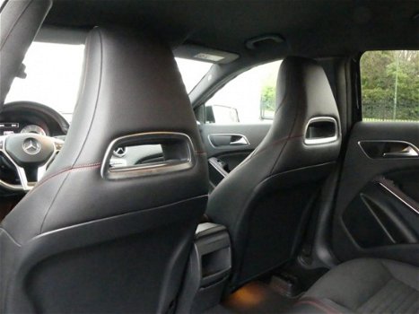 Mercedes-Benz A-klasse - 180 Prestige AMG Line, Leer, Navi, 18