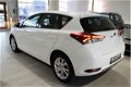 Toyota Auris - 1.8 Hybrid Dynamic | Navigatie | Keyless | Camera | Cruise control | Lane assist | An - 1 - Thumbnail