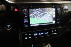 Toyota Auris - 1.8 Hybrid Dynamic | Navigatie | Keyless | Camera | Cruise control | Lane assist | An