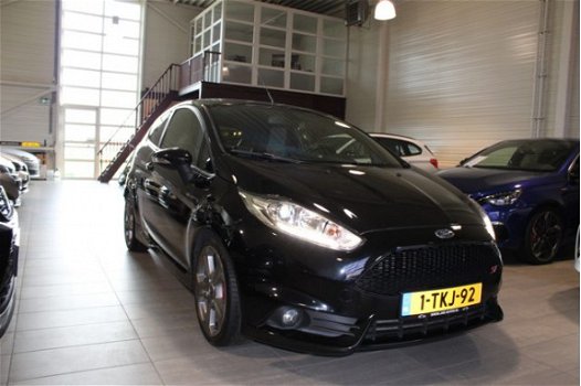 Ford Fiesta - 1.6 ST2 | 182 PK | Navigatie | Keyless | Stoelverwarming | Recaro Sportstoelen | Voorr - 1