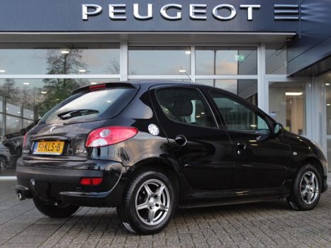 Peugeot 206 - XS 1.4 75pk 5-deurs, Rijklaarprijs, Airco Cruise Lichtmetaal Trekhaak - 1