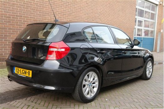 BMW 1-serie - 116i Business Line / Automaat / Airco / Parkeersensoren - 1