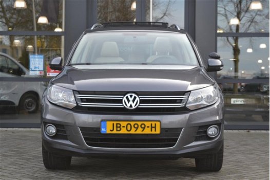 Volkswagen Tiguan - 2.0 200pk Automaat | Leer | Navigatie | Schuifdak - 1