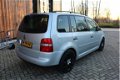 Volkswagen Touran - 1.6-16V FSI Business - 1 - Thumbnail