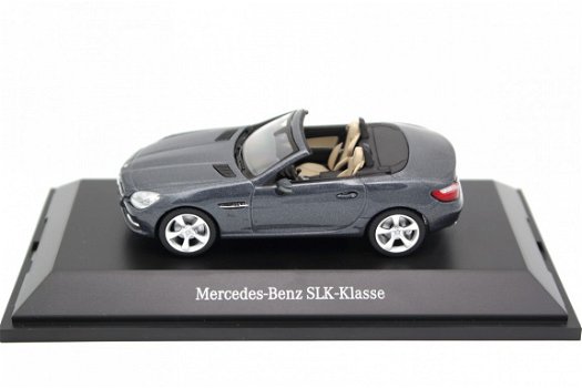 1:43 Schuco Mercedes SLK-Klasse R172 2011 Tenorit Grey Metallic - 1