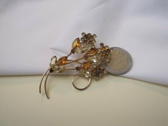 Broche goudkleurig bloemen takjes met frosted en oranje Oostenrijks kristal rijnsteentjes 6.5x4.3 cm - Afbeelding 5