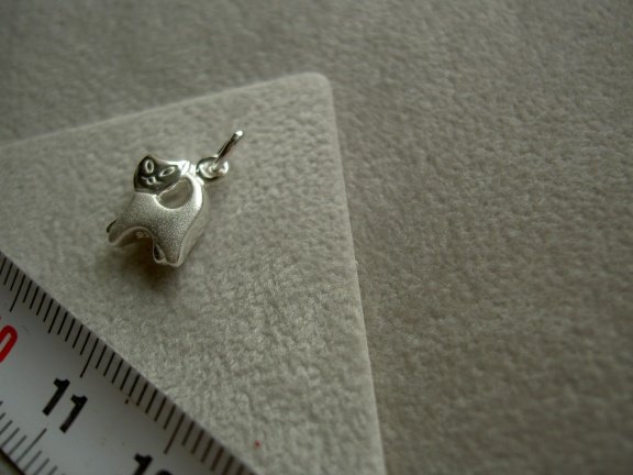 Zilveren poesje poes (8 mm) kat kitten bedeltje - Afbeelding 3