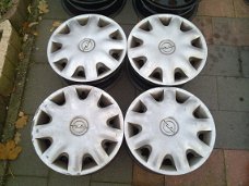 4 Stalen Velgen Opel Corsa D Astra 14 inch 4x100 Wieldoppen