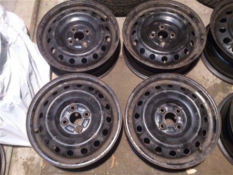 4 Stalen Velgen 15 Inch Toyota Yaris + Verso 4x100 - 1