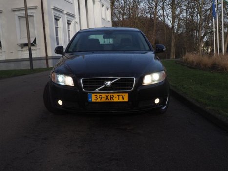 Volvo S80 - 2.4 D5 AUT, LEDER, NAVIGATIE - 1