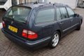 Mercedes-Benz E-klasse Combi - 240 125KW Classic Automaat - 1 - Thumbnail