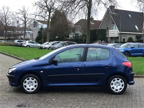 Peugeot 206 - 1.4 Air-line 2005 5-deurs Airco Goed rijdend NAP - 1