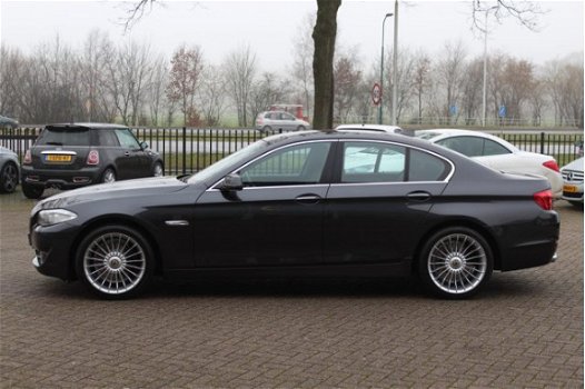 BMW 5-serie - 520d Executive / Navigatie / Parkeerhulp / 19'' Alpina velgen / Xenon / Cruise Control - 1