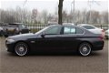 BMW 5-serie - 520d Executive / Navigatie / Parkeerhulp / 19'' Alpina velgen / Xenon / Cruise Control - 1 - Thumbnail