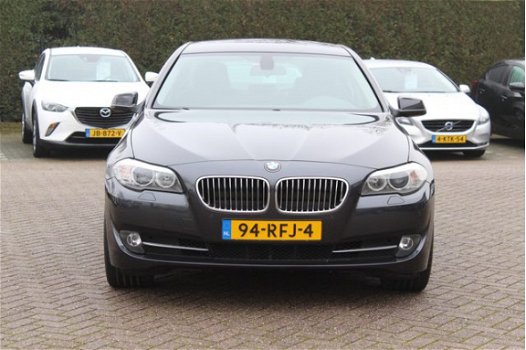 BMW 5-serie - 520d Executive / Navigatie / Parkeerhulp / 19'' Alpina velgen / Xenon / Cruise Control - 1