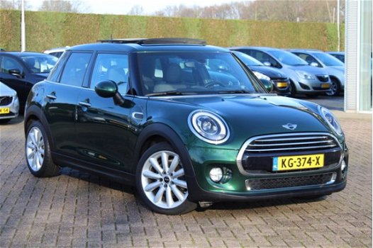 Mini Mini Cooper - D 1.5 Chili / Navigatie / Panoramadak / Half leder / Parkeerhulp / Head-up displa - 1