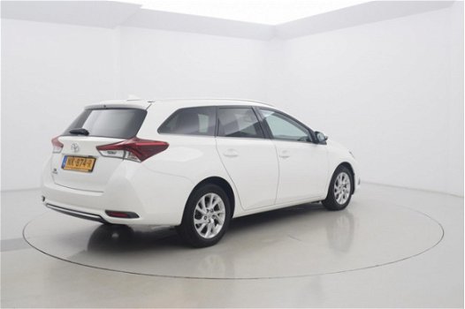 Toyota Auris - TS 1.4 D-4D-F Dynamic Navi - 1