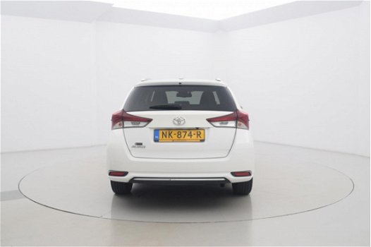 Toyota Auris - TS 1.4 D-4D-F Dynamic Navi - 1