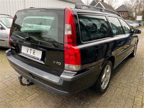 Volvo V70 - 2.4 Comfort Line 140PK - 1