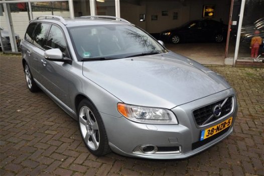 Volvo V70 - III 2.0 T - 1