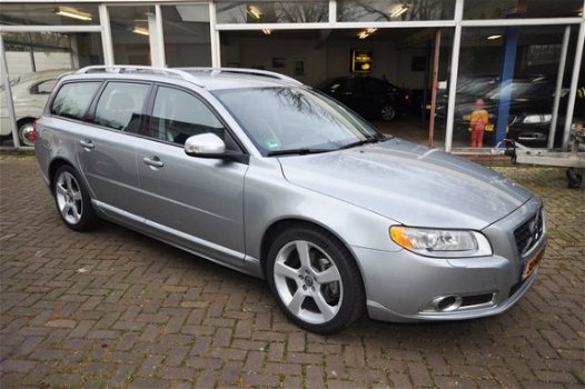 Volvo V70 - III 2.0 T - 1