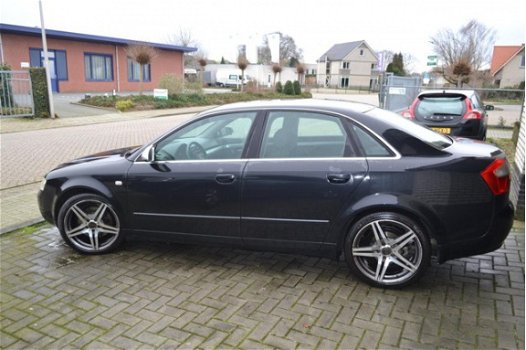 Audi A4 - 2.5 TDI quattro Pro Line - 1