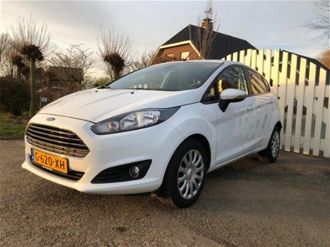 Ford Fiesta - 1.0 65pk Champions Edition Airco - 1