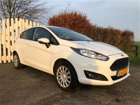 Ford Fiesta - 1.0 65pk Champions Edition Airco - 1