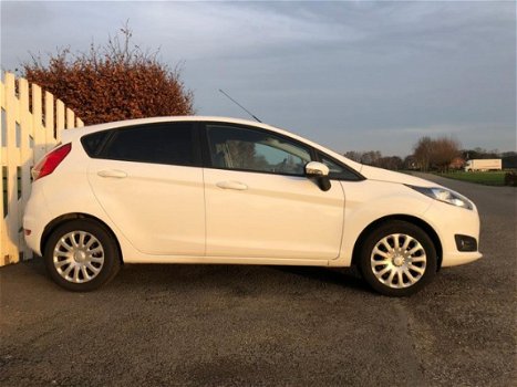 Ford Fiesta - 1.0 65pk Champions Edition Airco - 1