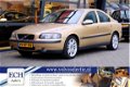 Volvo S60 - 2.4 140 pk Edition Climate Control, 17 inch, Trekhaak - 1 - Thumbnail