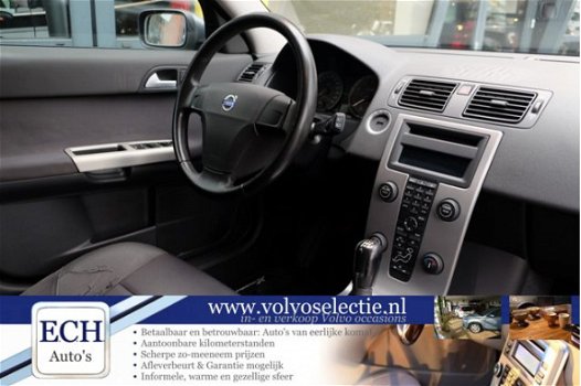 Volvo V50 - 2.4 140 pk Climate Control, 16 inch, Lage km-stand - 1