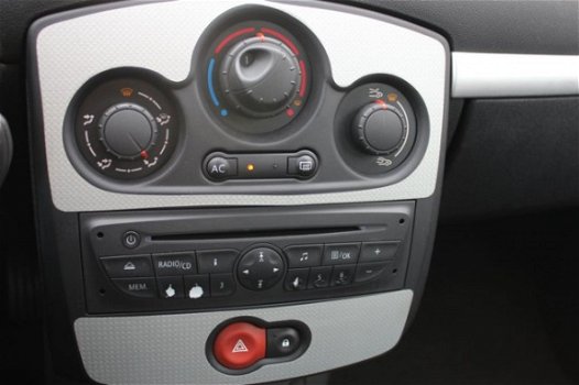 Renault Clio - 1.2 Collection NAVIGATIE, LICHTMETALEN VELGEN, CRUISE CONTROL, 128018 KM - 1