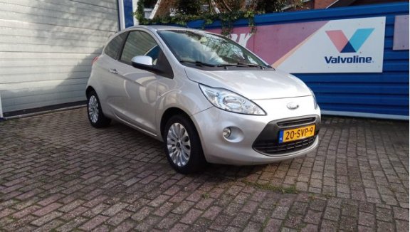 Ford Ka - 1.2 Titanium X start/stop , airco, sportvelgen. Zeer lage km. stand!! - 1