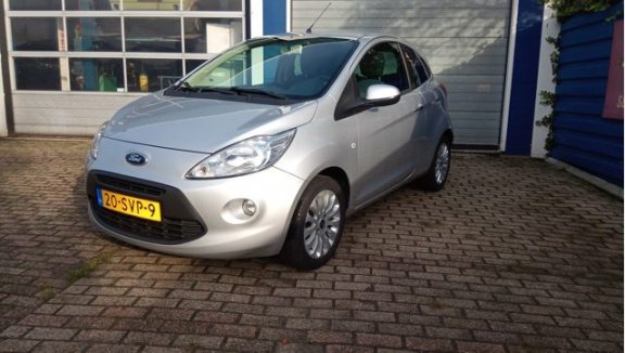 Ford Ka - 1.2 Titanium X start/stop , airco, sportvelgen. Zeer lage km. stand!! - 1