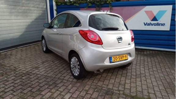 Ford Ka - 1.2 Titanium X start/stop , airco, sportvelgen. Zeer lage km. stand!! - 1