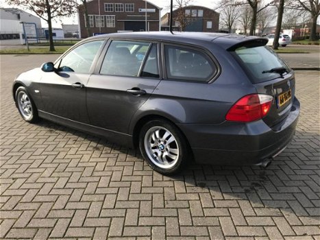 BMW 3-serie Touring - 318i - 1