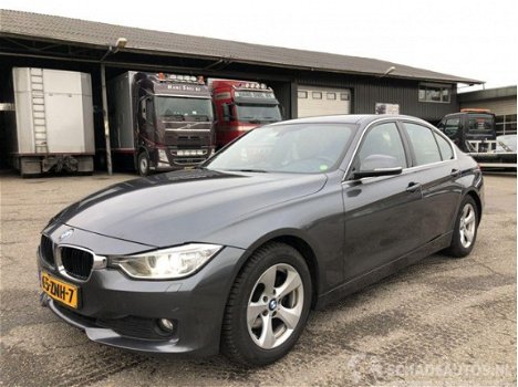 BMW 3-serie - 320d 163pk 8-traps aut.+ f1 exe sedan - xenon - navi - leer - sportinter + onderstel - - 1